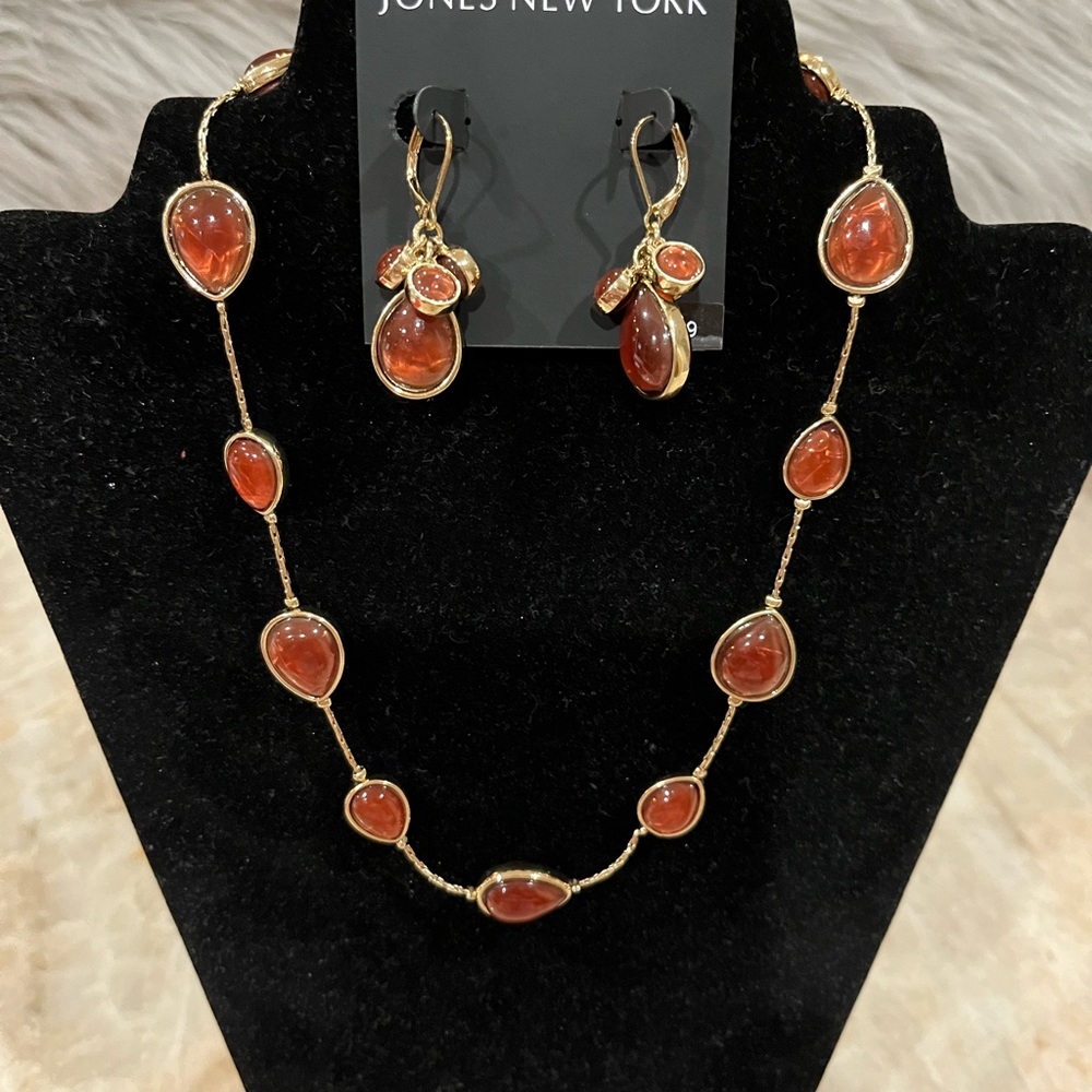 Jones New York Women’s Jewelry 3 piece set. New with tags